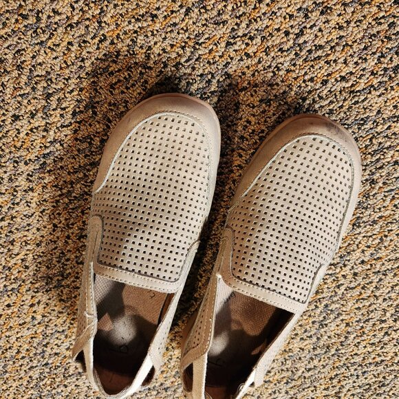 BOC Slip On, Tan/Brown,  Size 7.5 Shoe - Picture 1 of 8